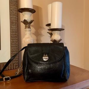 Leather shoulder bag